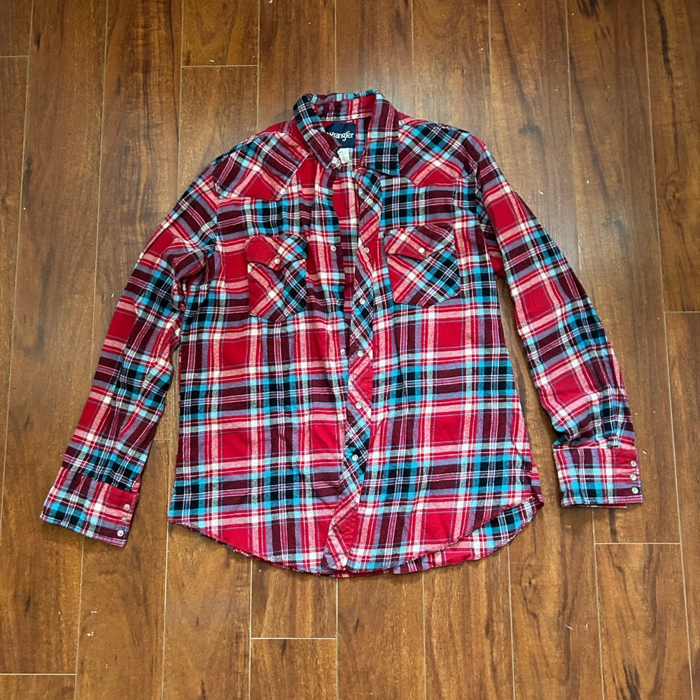 Wrangler Red and Blue Plaid Button Down Shirt
